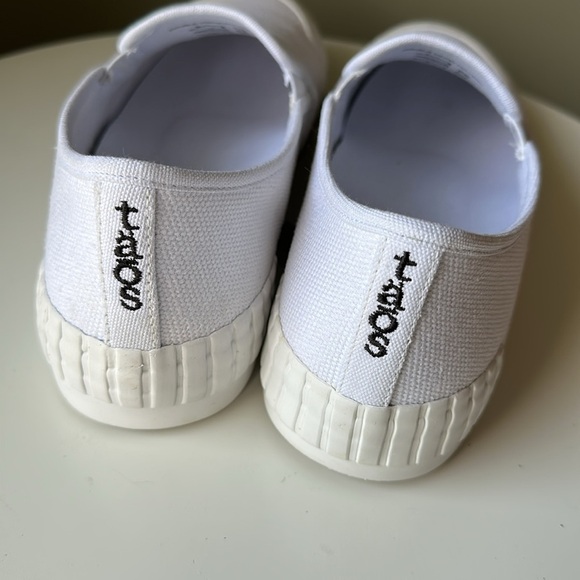 Taos Double Vision White Canvas slip on sneaker Arch Support Orthotic Friendly - Picture 10 of 14